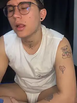 Kurtxxx22 live sex cam