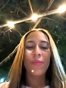 Nanybaker95 live sex cam