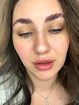 KiraBarlows live sex cam