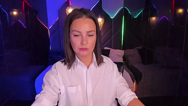 MilenaMellow live sex cam