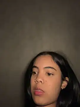 NAUGHTY_LITTLE_18 live sex cam