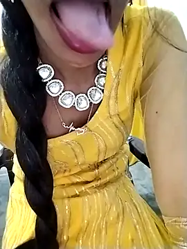 Cute-Naavya live sex cam