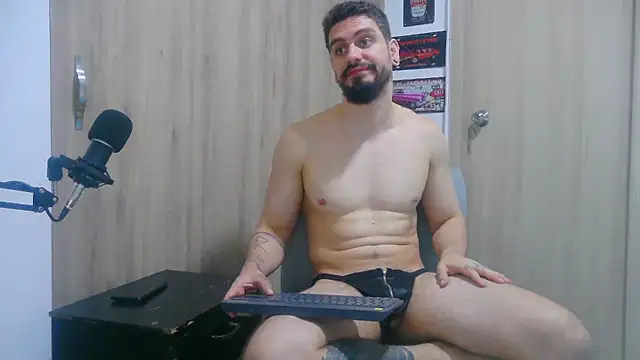 Aaron_kwok28 live sex cam