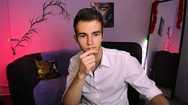 astren_villo live sex cam