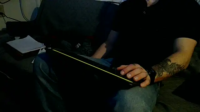 Luv2SuckBWC92 live sex cam