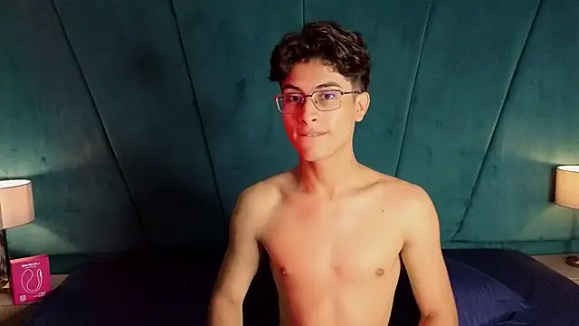 Aaron_Eze live sex cam