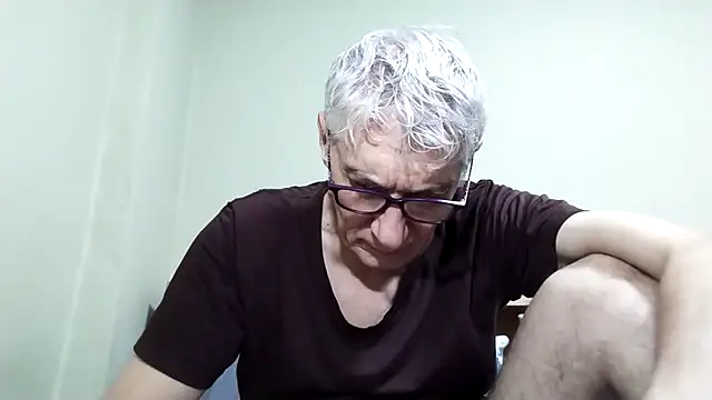 BIGUNCUTHARDCOCK live sex cam