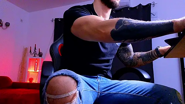 MightyAaron66's cam snapshot