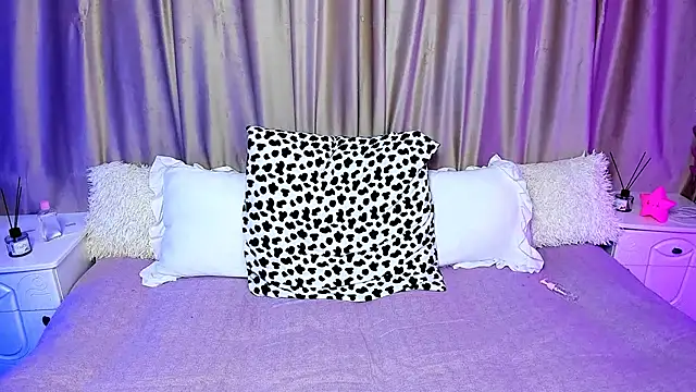 LilyStarlight's Stripchat show and profile