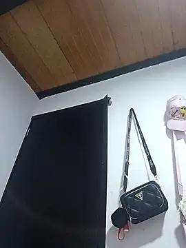 nahomysaints's cam snapshot