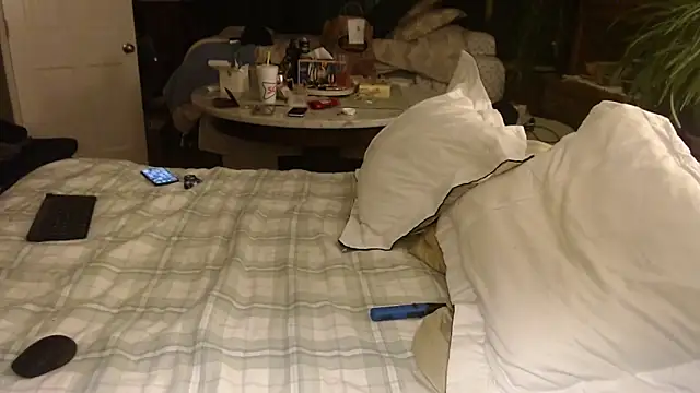 UnCuTupTheBuTT's cam snapshot