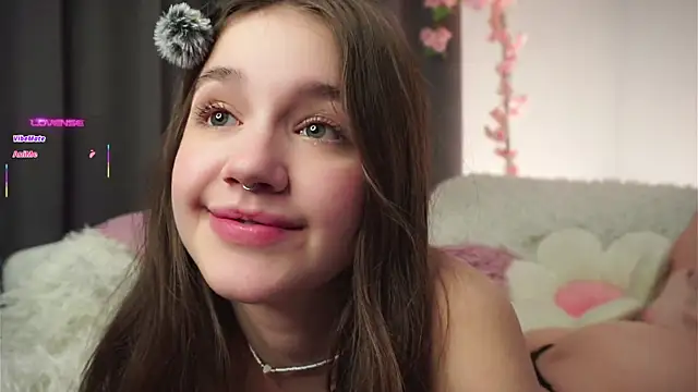 AmiLewis live sex cam