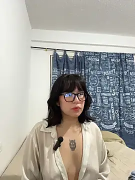 aliciia_23's cam snapshot