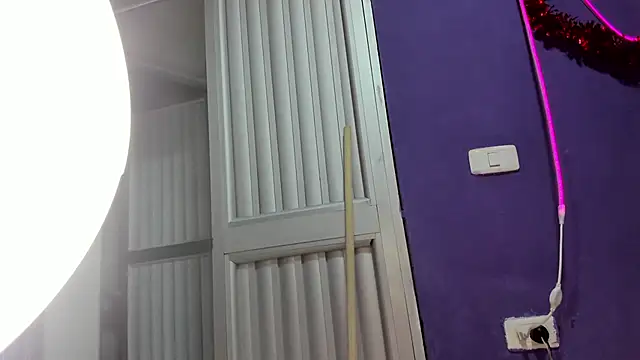 Pinkyhot_69 live sex cam