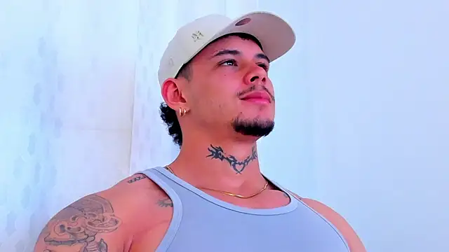 NoahhBrown live sex cam