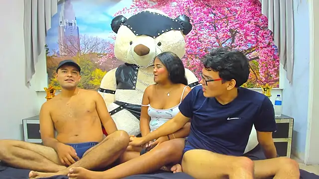 SauvagesDreams live sex cam