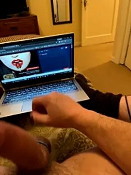 custardnmypie's cam snapshot