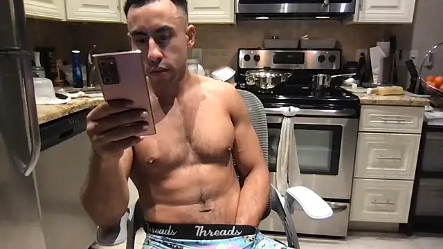 BigGuyMuscle's cam snapshot