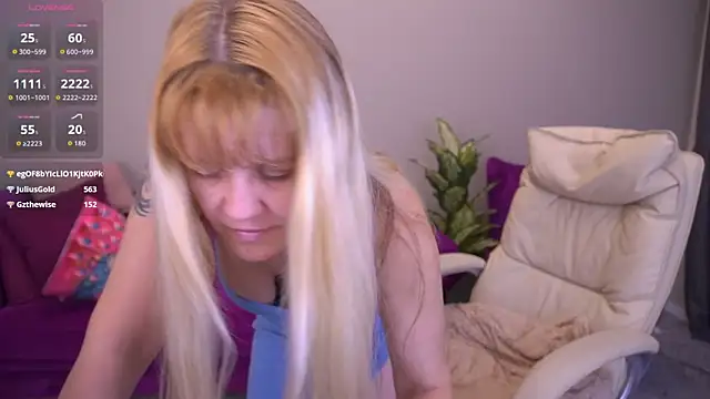 BellaLaPetit live sex cam