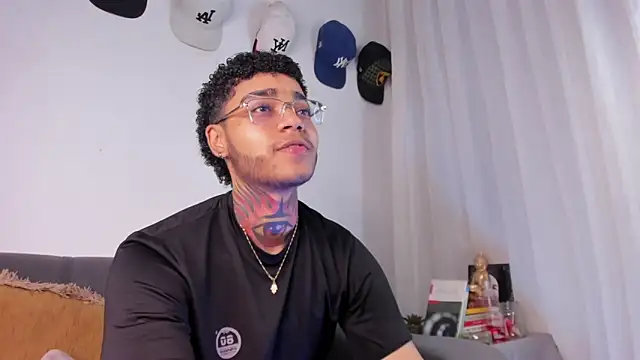 santi_xximo live sex cam