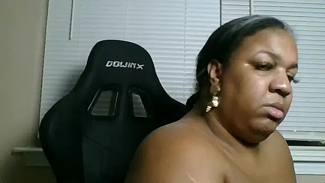 Badgirlbrittt live sex cam