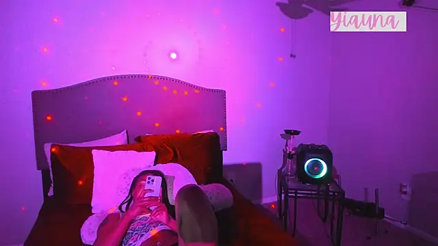 yiauana live sex cam