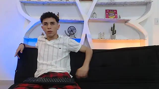 RED_EMPIRE's cam snapshot