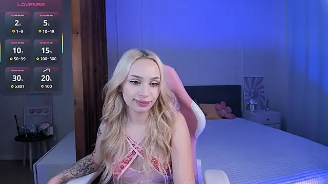 LanaYoung18 live sex cam