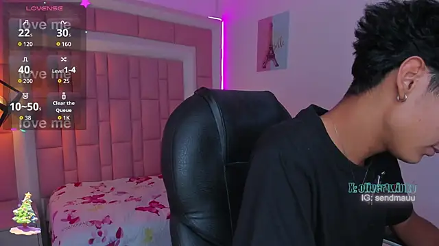 OliverTwinky live sex cam