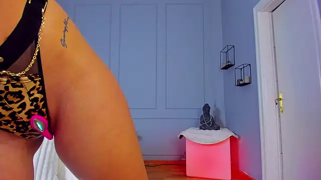 Awww_Ella live sex cam