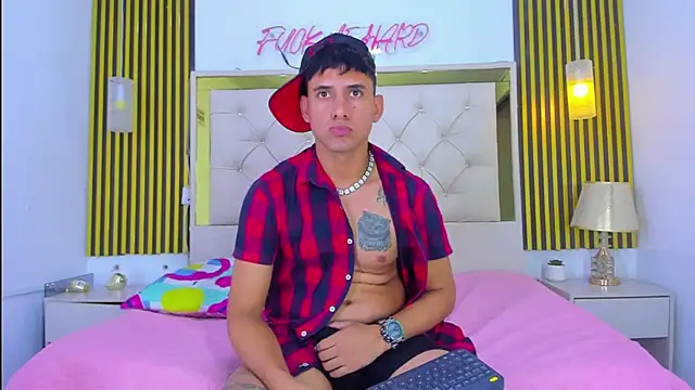 KEVIN_MCKINLEY's cam snapshot