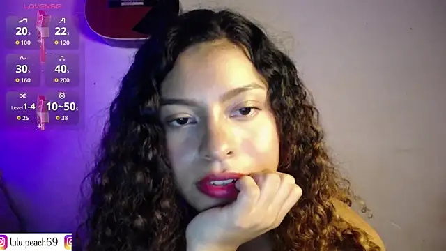 Lulupeach69's cam snapshot