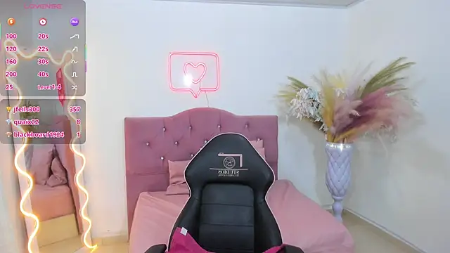 kendra_tay's cam snapshot