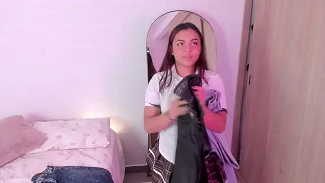 valy_shyness's cam snapshot