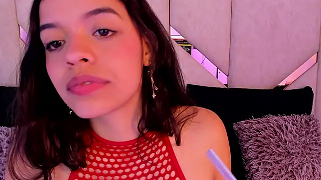 Bella_Ross_'s cam snapshot