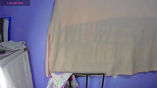 lynieh-'s cam snapshot