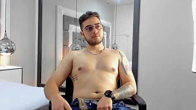 Ethan_Greys's cam snapshot