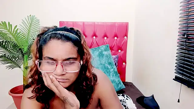 Strawberry_Lips's cam snapshot