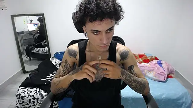 present_the_magic's cam snapshot