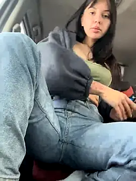 JulliaVegas live sex cam