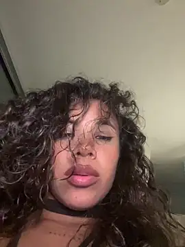 Brunettexio live sex cam