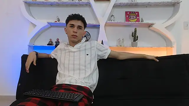 RED_EMPIRE's cam snapshot