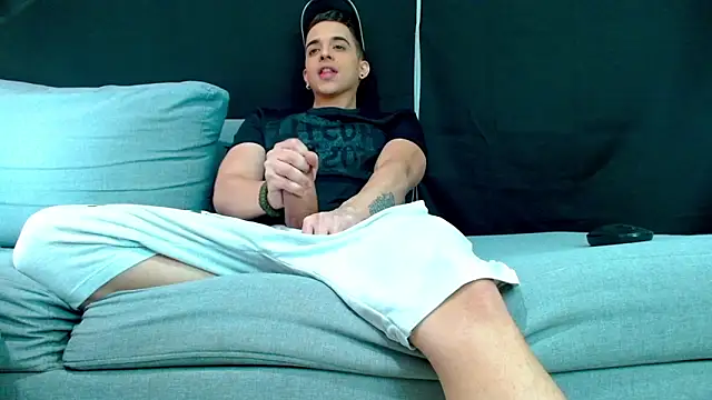 Danyer33 live sex cam