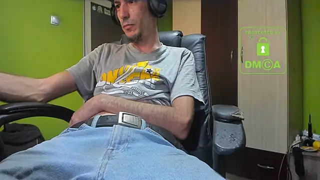 BigCumShoot live sex cam