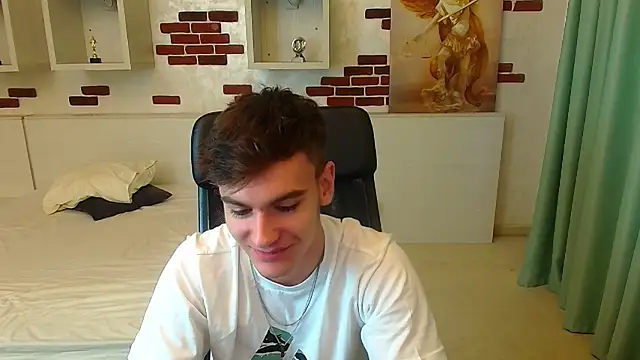 BradyFlint live sex cam