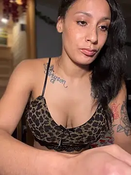 FerrariFrench live sex cam