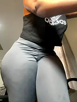 Bootyfulbarbiie's cam snapshot