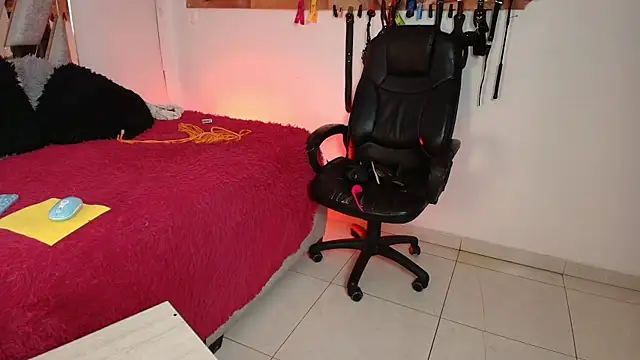 Ebonynaughty's cam snapshot