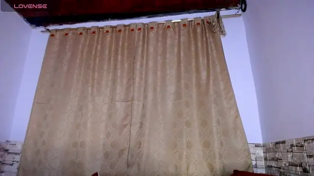 DaraKat18 live sex cam