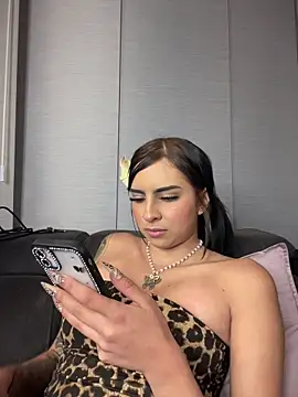 Hilary_pinkk live sex cam